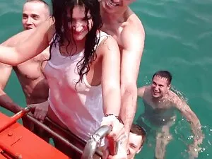 Curvy MILF عکسهای حش ...